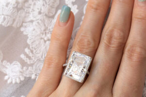 Bague rectangulaire brillante