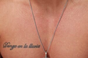 Collier à croix simple