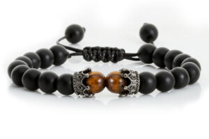 Bracelet de perles d'oeil de tigre avec breloque en pierre de lave noire