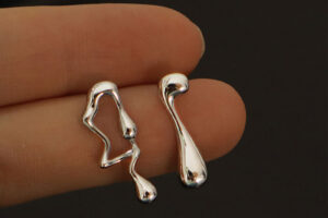 Boucles d'oreilles personnalisées asymétriques