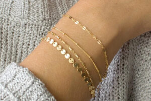 Lot de 4 bracelets en dentelle