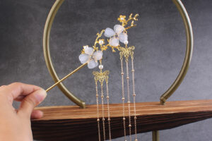 Accessoires de coiffure de style ancien